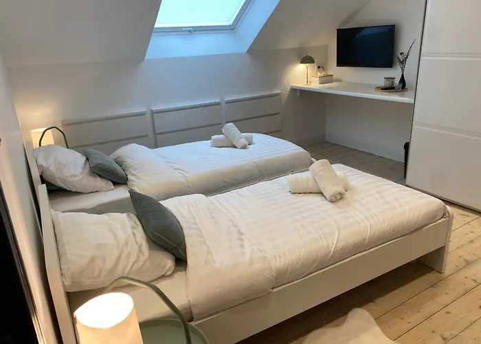 Old Town בית הארחה 3*